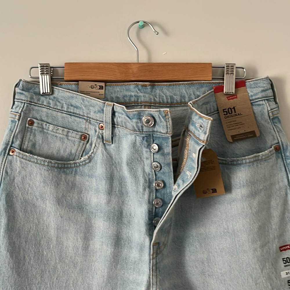 Levi's "501 Original" High-Rise Straight-Leg Light-Wash Jeans [NWT] - Picture 4 of 7